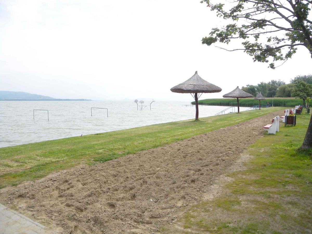 Apartment Balatonbereny 4 Esterno foto